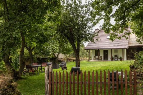 Hnusta Chalet De Esquí | Chalúpka Polom
