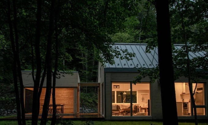 Sainte-Emelie-de-L'Energie Casa | Chalet Harmony | River Access | 4 Guests | Hot Tub