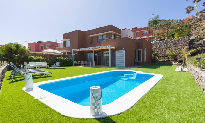 Salobre Chalet De Esquí | Chalet en Salobre con piscina privada