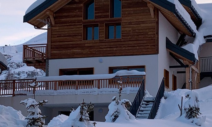 La Toussuire Chalet De Esquí | Chalet 'Germain Ski Lodge' with Balcony and Wi-Fi