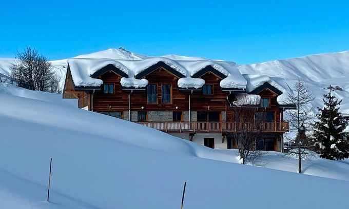La Toussuire Chalet De Esquí | Chalet 'Alphonsine Ski Lodge' with Mountain View, Private Terrace and Wi-Fi