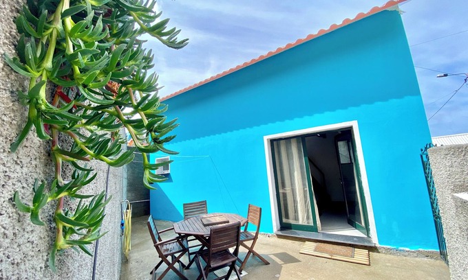 Prazeres Chalet De Esquí | Chalé in Calheta - Madeira Island. Side by side with the forest!