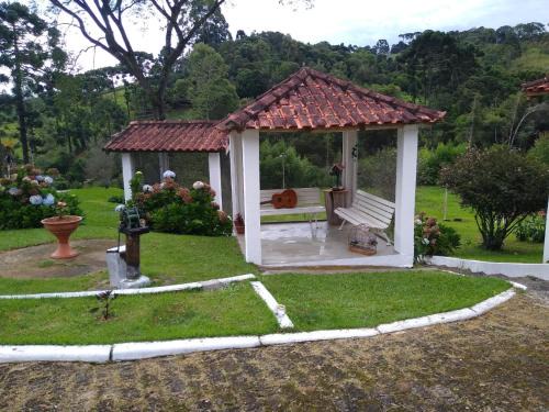 Cunha Cabina | Chale na natureza dentro pousada pedacinho do ceu