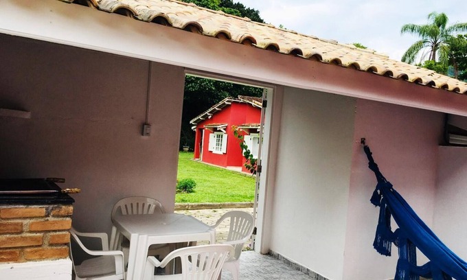 Toninhas Chalet De Esquí | Chales en villa cerrada cerca de la playa perfecta para mascotas y familias