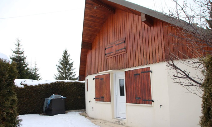 Metabief Chalet De Esquí | Chalet de 30m² en Métabief (Doubs) al pie de las pistas (esquí y MTB), lago a 10 minutos