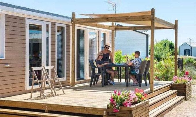 Les Cabanes de Fleury Chalet De Esquí | Chalet 4 étoiles - Parc aquatique - efbh0d