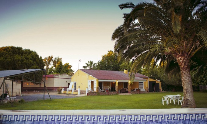 Puebla de la Calzada Villa | Chalet, 4 habitaciones,piscina...
