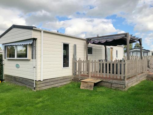 Sint Maarten Chalet De Esquí | Chalet 575 op Recreatiepark De Wielen
