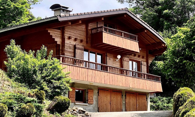Manigod Chalet De Esquí | Chalet de 70 m2, zona tranquila, orientación sur, municipio de Manigod, cerca de La Clusaz