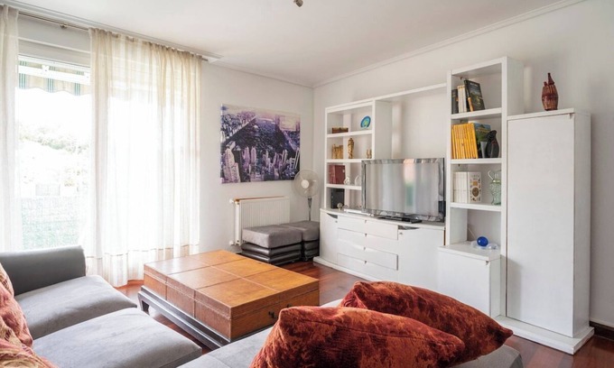 Castro Urdiales Apartamento | Chalet adosado con piscina terraza y garaje