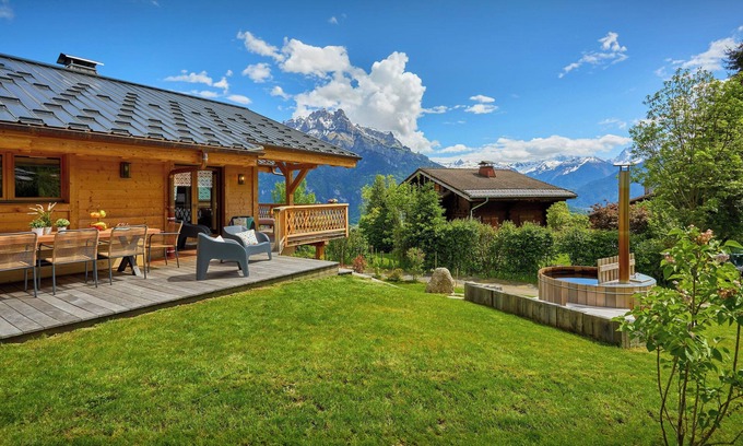 Cordon Chalet De Esquí | Chalet Anselme - luxury stay for 10 with Mont Blanc views - OVO Network
