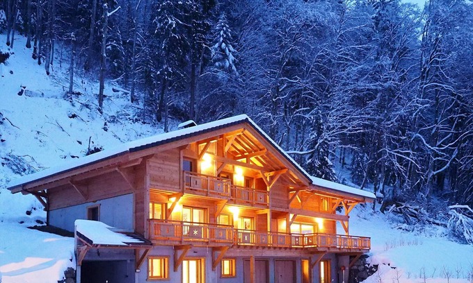 Araches-la-Frasse Chalet De Esquí | Chalet Arpitan: stunning panoramic mountain view, wifi, parking