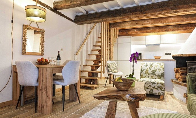Montgenevre Chalet De Esquí | Chalet Asha, a cosy 2 bedroom chalet in a quiet location, close to ski de fond