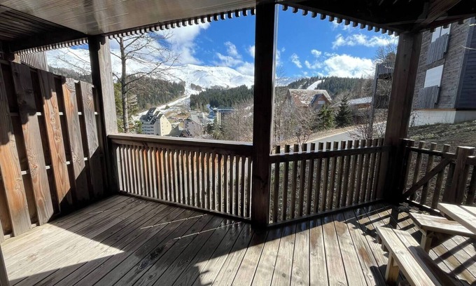 Laveissiere Chalet De Esquí | Chalet at the foot of the slopes, le lioran, terrace, les estives