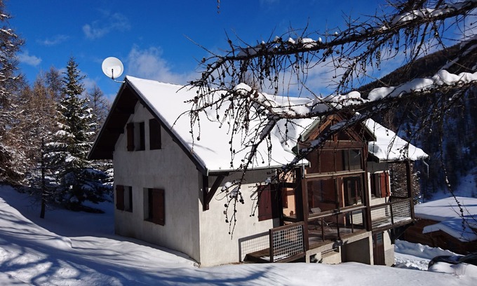 Les Claux Chalet De Esquí | Chalet a pie de pistas y a 5 minutos de tiendas y escuela de esquí.