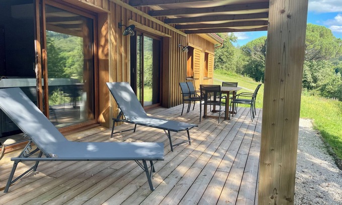 Sergeac Chalet De Esquí | Chalet Avec Jaccuzi Intérieur Proche de Montignac-lascaux