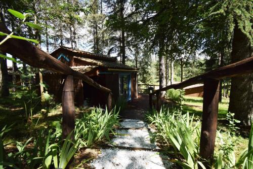 Layrac Chalet De Esquí | Chalet avec piscine commune au Lac de Goulens - 2 adultes et 3 enfants