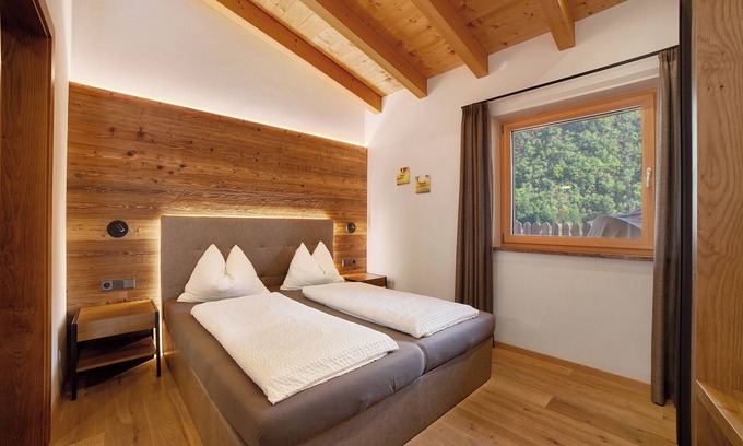 Rifiano Chalet De Esquí | Chalet 'Azalee' con vistas a la montaña, piscina compartida y Wi-Fi