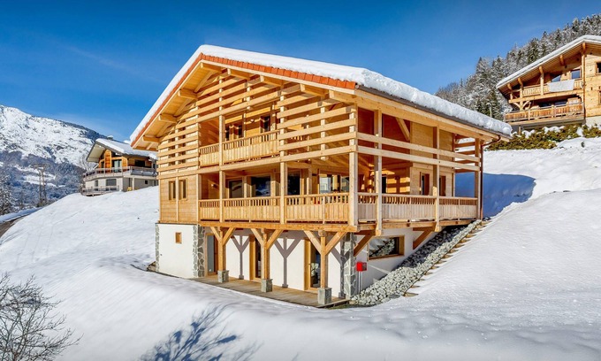 Manigod Chalet De Esquí | Chalet Belle Cour - Manigod ski base for 10, mountain views - OVO Network