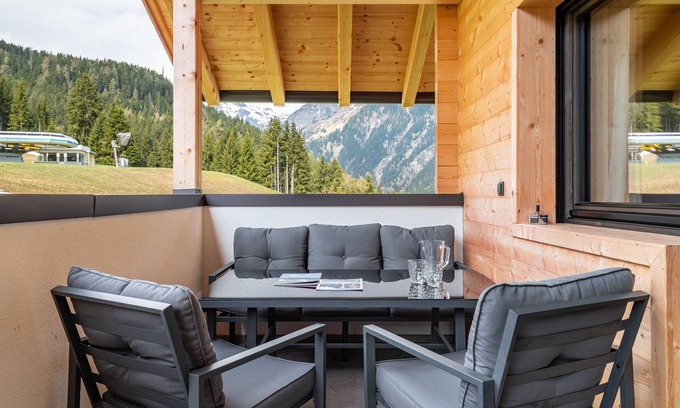 Racines Apartamento | Chalet "Blosegghof Almwiese" con vistas a la montaña, terraza privada y wifi