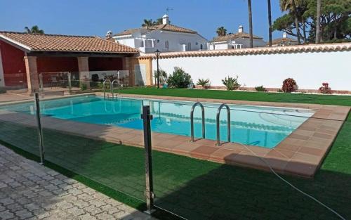 Chiclana de la Frontera Casa | Chalet Boqueron en primera línea de playa de La Barrosa