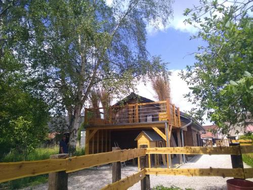 Hasnon Casa | Chalet calme avec jardin, terrasse et baignoire balnéo - Draps inclus, ménage fin séjour en option - FR-1-510-121