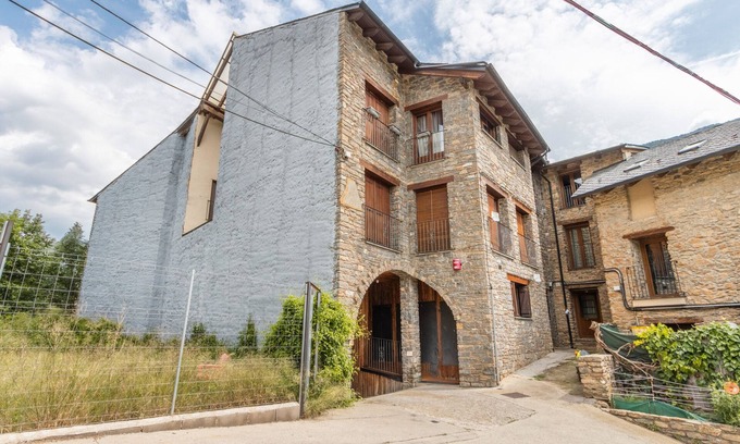 Sort Apartamento | Chalet 'Cambuleta En La Bastida' con vistas a la montaña, balcón y Wi-Fi