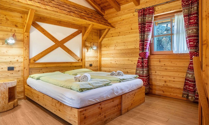 Sant'Antonio di Mavignola Chalet De Esquí | Chalet 'Camping Faè' con vistas a la montaña, terraza privada y Wi-Fi