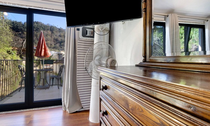 Cova Chalet De Esquí | Chalet "Casa da Fonte de Pedra - Gerês" with Mountain View, Private Terrace & Wi-Fi