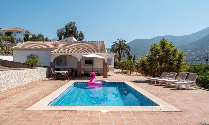 Alcaucín Chalet De Esquí | Chalet 'Casa Mirador De Salia' with Mountain View, Pool, Terrace & Wi-Fi