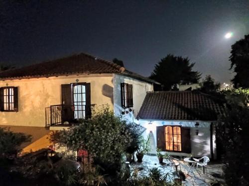 Mar del Plata Casa | Chalet Caserón de Tejas, Amplia y confortable casa para hasta 11 huéspedes