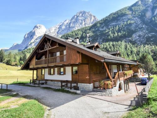 Penia Chalet De Esquí | Chalet Cesa Galadriel-1 by Interhome
