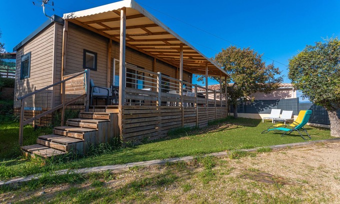 La Rouviere Casa | Chalet 'Chic' con vistas a la montaña, piscina compartida y aire acondicionado