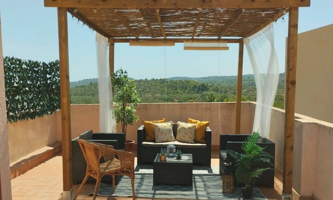 San Jorge Chalet De Esquí | Chalet 'Chelinas' with Mountain View, Garden, Terrace & Wi-Fi
