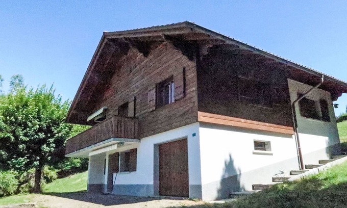 Charmey Apartamento | Chalet Clairval by Interhome