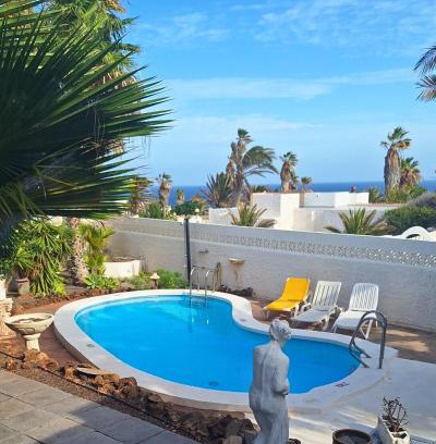 Arico Casa | Chalet con piscina privada de 2 dormitorios, terrazas, jardin y barbacoa - Casa Momo