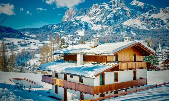 Cortina d'Ampezzo Chalet De Esquí | CHALET CORTINA 2 - Seis Habitaciones Chalet, Capacidad 12