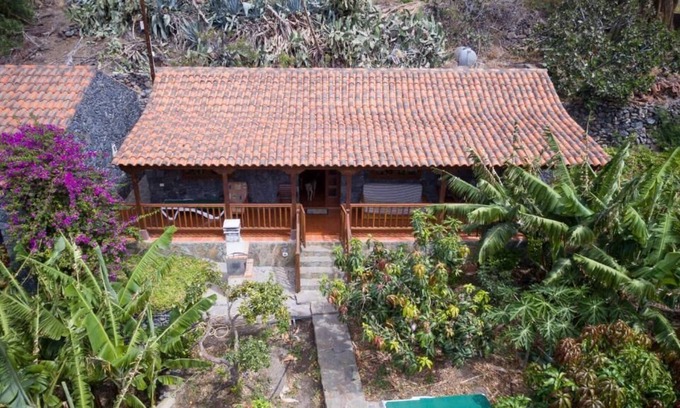 Alojera Cabaña | Chalet Casa de Campo con Amplio Jardin con Arboles Frutales