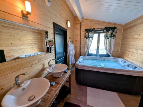 Fougerolles-Saint-Valbert Casa | Chalet détente avec spa et sauna près des 1000 Étangs - FR-1-583-468