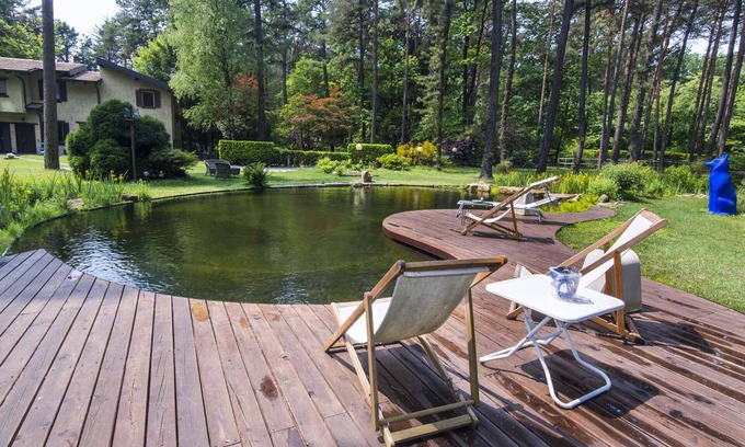 Vergiate Chalet De Esquí | Casa en el bosque. Paraíso en el parque del Tesino. Piscina / Biolago con parque