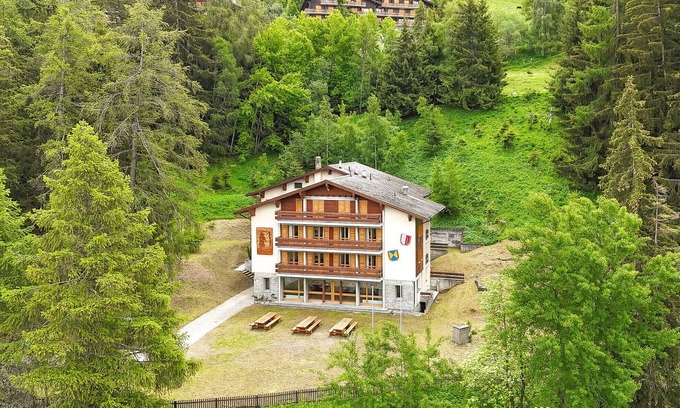 Les Mayens-de-Sion Chalet De Esquí | Chalet de l'Ours AUTHENTIC & NATURE 66 pers,