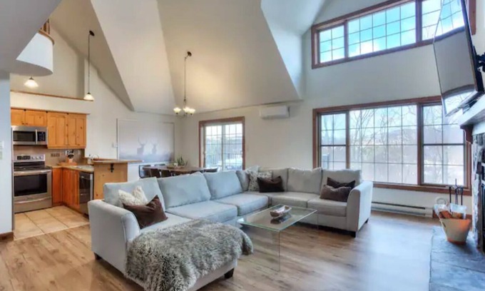 Mont-Tremblant Pedestrian Village Condominio | Chalet de la forêt Ski-In/Ski-Out