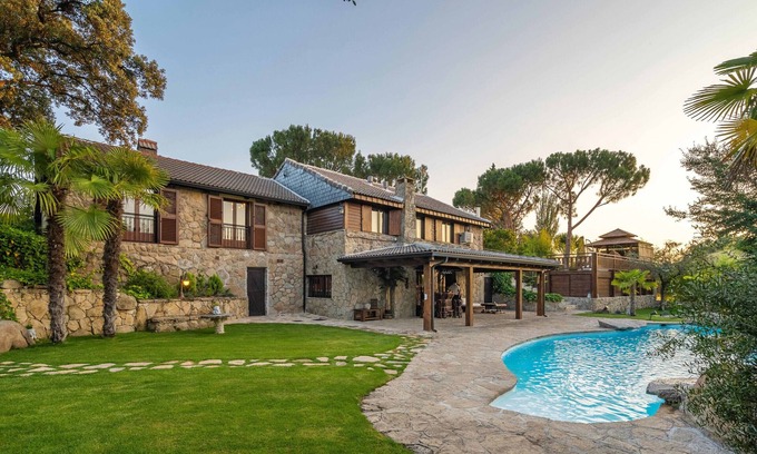 Batres Chalet De Esquí | Chalet de lujo Arroyomolinos