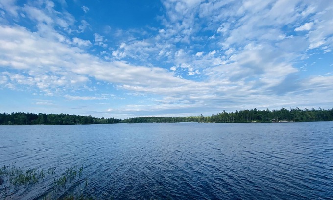West Hants Cabaña | Chalet Drive - Lakefront Cottage
