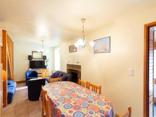 Loudervielle Chalet De Esquí | Chalet Duplex à Peyragudes – 3 Chambres, Cheminée, Terrasse, Près des Sentiers et Télécabine - FR-1-695-38