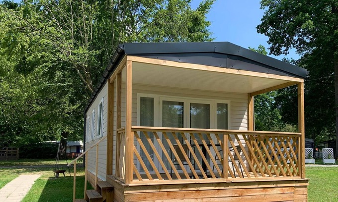 Mittelhof Apartamento | Chalet Eichhörnchen - Camping im Eichenwald