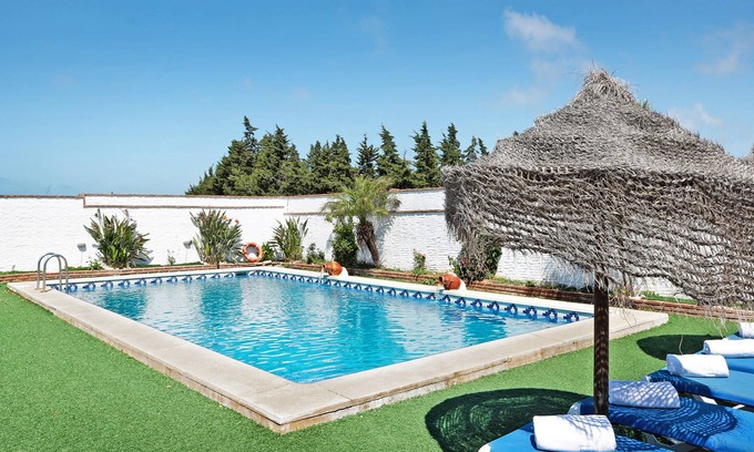 Conil de la Frontera Casa | Chalet 'El Paraíso de Roche - Naranja' con piscina, terraza y Wi-Fi