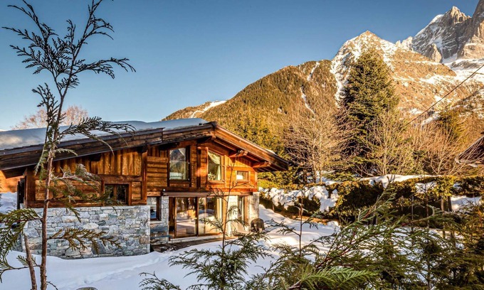 Les Tines Chalet De Esquí | Chalet Entre Nous: charming three bedroom chalet in an idyllic location