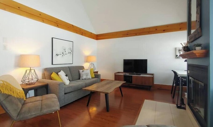 Orford Chalet De Esquí | Chalet Evasion Orford - Perfect getaway 5 minutes from Mont-Orford