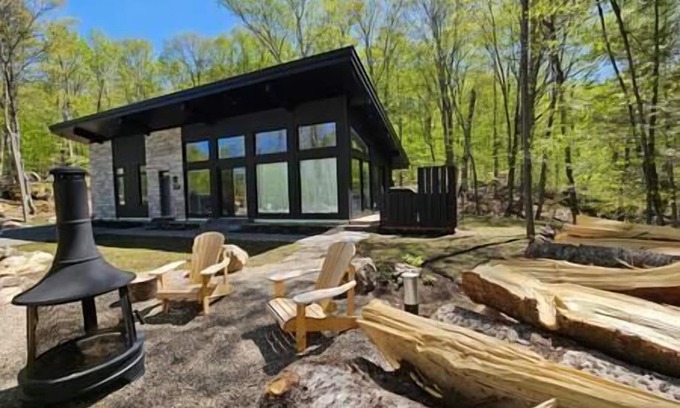 Lac Superieur Village Casa | Chalet FEU en pleine nature à Tremblant.